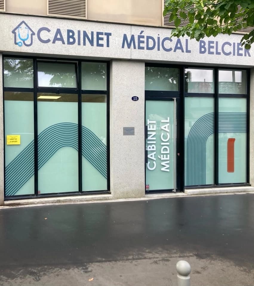 Devanture du cabinet médical créé à Bègles